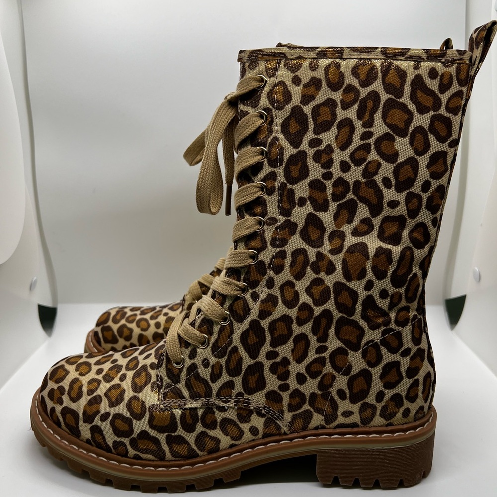 New! Corkys Boutique Leopard Ankle Lace Up Boots Sz 8.